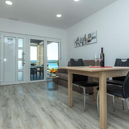 Apartments Maris Sveti Filip i Jakov Quarto foto